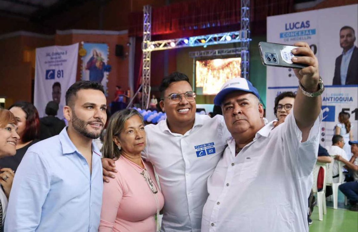JCamiloCruz30's tweet photo. Los amigos no se miden con el tiempo sino con el apoyo que te dan. ¡Gracias por estar en el camino! 

Este domingo 29 de octubre vamos a ganar juntos C81 a la JAL, C10 al Concejo ✍🏼🗳️ @LucasCanasJ https://t.co/3hB28omWWI
