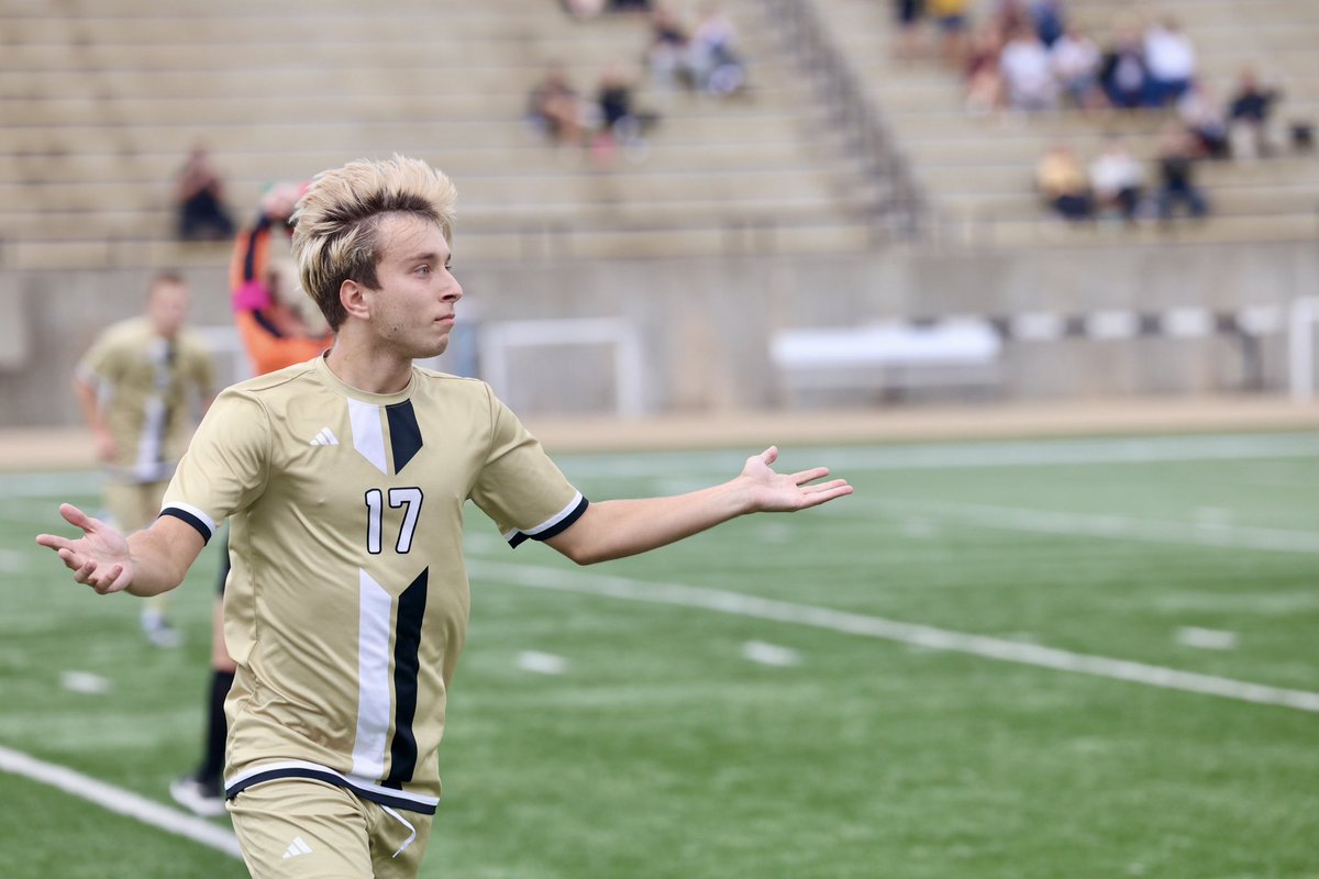 Kings of Abel 🤴

Instant 📸 from tonight’s victory over Bethel University ⚽️ #YipYip #PWolfNation