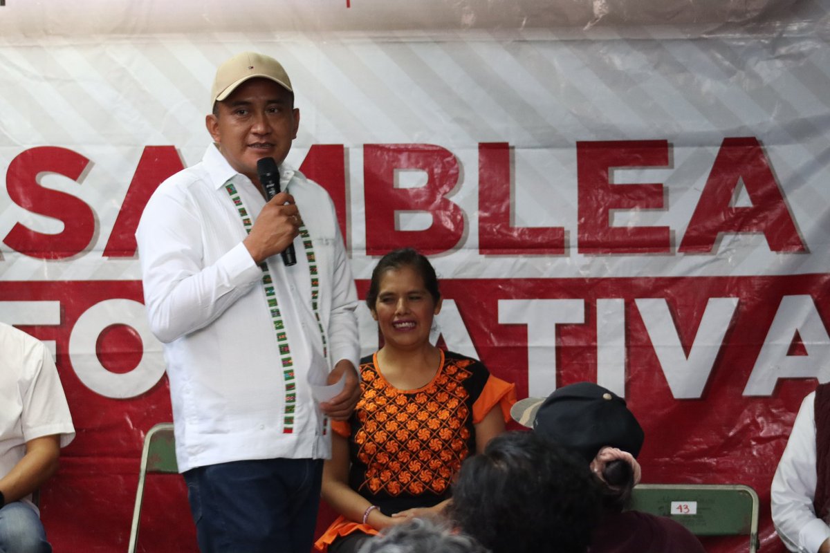 noejaracruz's tweet photo. Junto a mis amigos Laura Estrada y Nino Morales, tuve el gusto de participar en una nueva Asamblea Informativa en Candiani, donde la gente nos recibió con entusiasmo y compromiso hacia nuestro movimiento. Siempre es un placer compartir ideas y pláticas con personas de los diferentes rincones de nuestra ciudad.