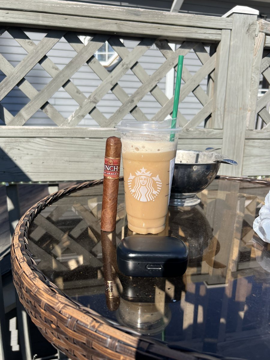 ThaMan0fThaYear's tweet photo. #Cigarlover #LeafandBean https://t.co/0Z9MldQZwg