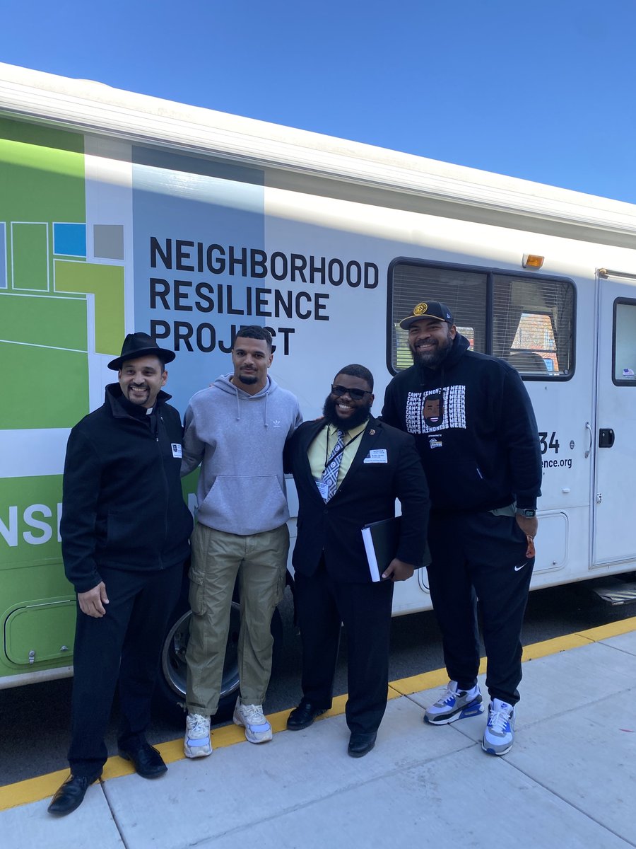 Steelers stars Cam Heyward and Minkah Fitzpatrick stopped by the high school today in partnership with the Neighborhood Resilience Project.

The duo talked with Woodland Hill students about handling adversity, processing trauma, and more.

whsd.net/our-district/n…