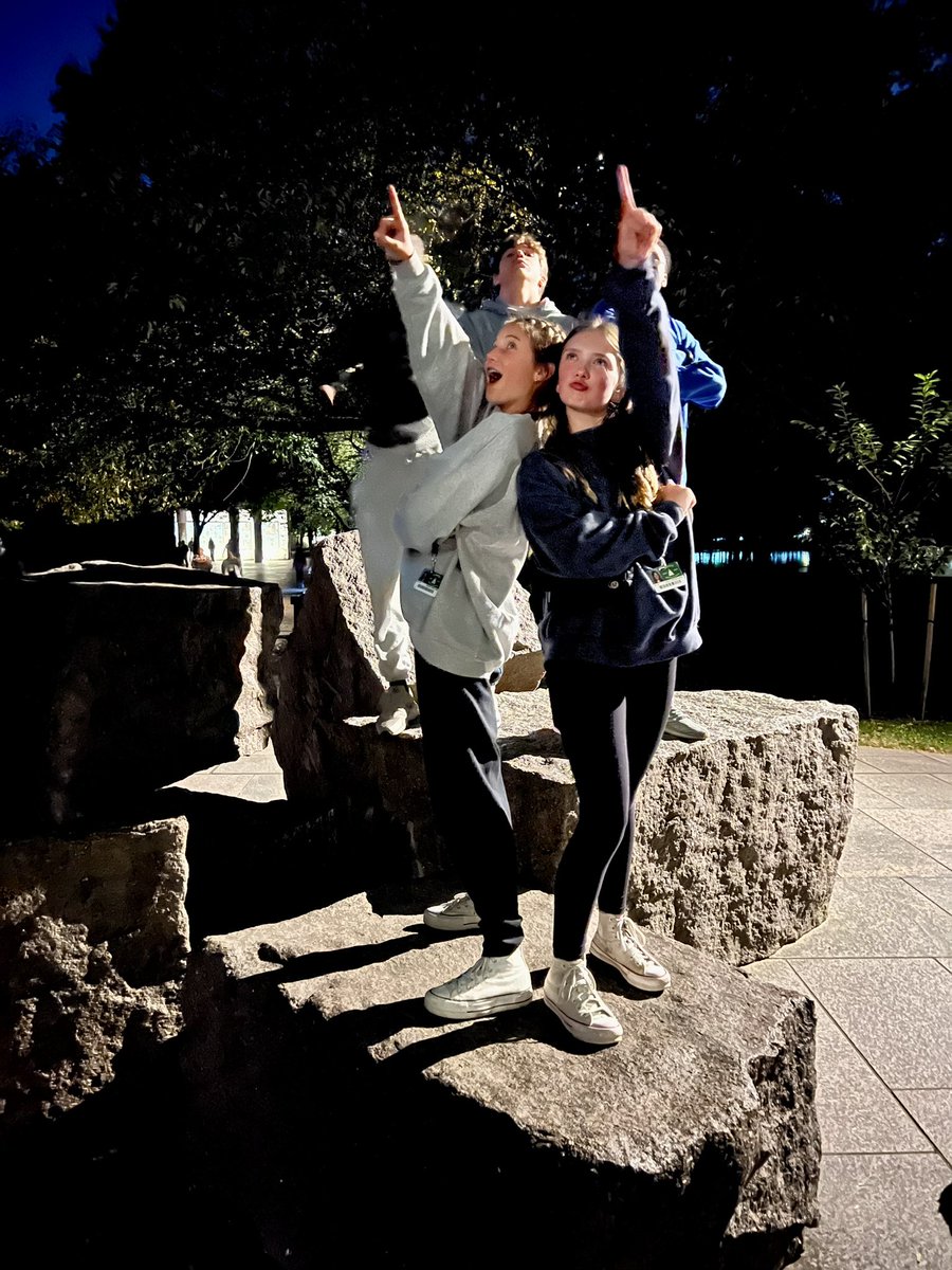 KMSBus2's tweet photo. Night at the Monuments 🌙 #Bus2TheCapital https://t.co/h1OjW2PpEA