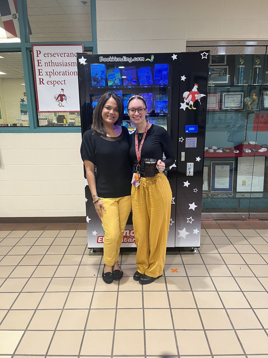 Maria Sanchez School (@msanchez_crew) on Twitter photo We didn’t have a twin day but <a href="/MsKellyCassada/">Kelly Cassada</a> and <a href="/MsRamirezEm/">Emely Ramirez</a> rocked it! Love their outfits! #greatminds #twinning We didn’t have a twin day but <a href="/MsKellyCassada/">Kelly Cassada</a> and <a href="/MsRamirezEm/">Emely Ramirez</a> rocked it! Love their outfits! #greatminds #twinning