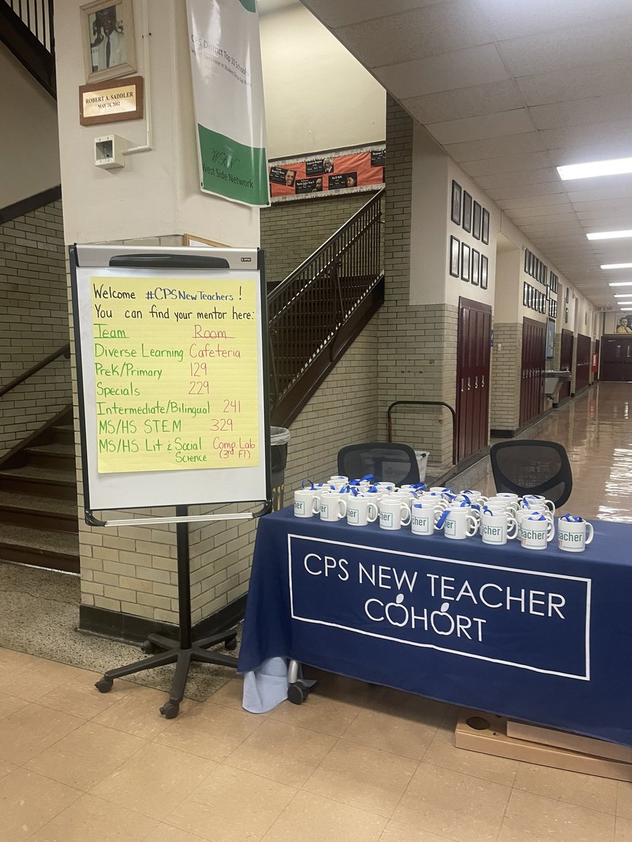 The <a href="/ChiPubSchools/">CPS - Chicago Public Schools</a> New Teacher Cohort welcomed #CPSNewTeachers to our October session, which focused on planning and writing objectives. Thank you to Marshall HS for hosting us and to new teacher mentors for leading this learning! #TheBestAreWithCPS