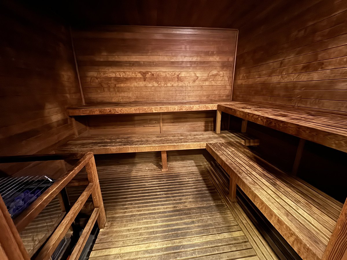 I THOUGHT THERE WERE NO SAUNAS OR STEAM ROOMS ON DISNEY PROPERTY. MY ENTIRE LIFE IS A LIFE. #WildernessLodge
