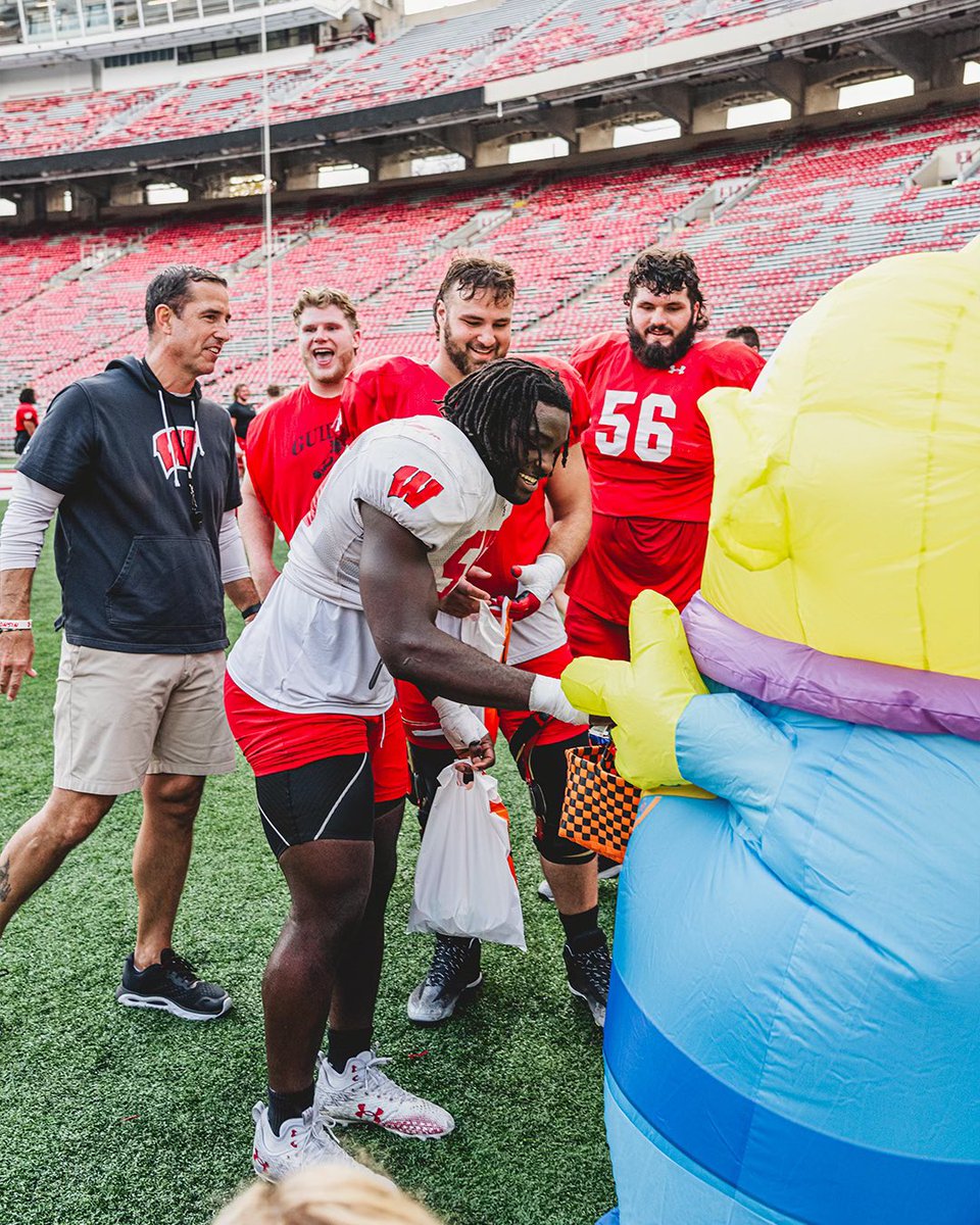 Halloween came a little early for our guys 👻

We loved having the coaches’ families out for a post-practice treat … and the costumes were 💯