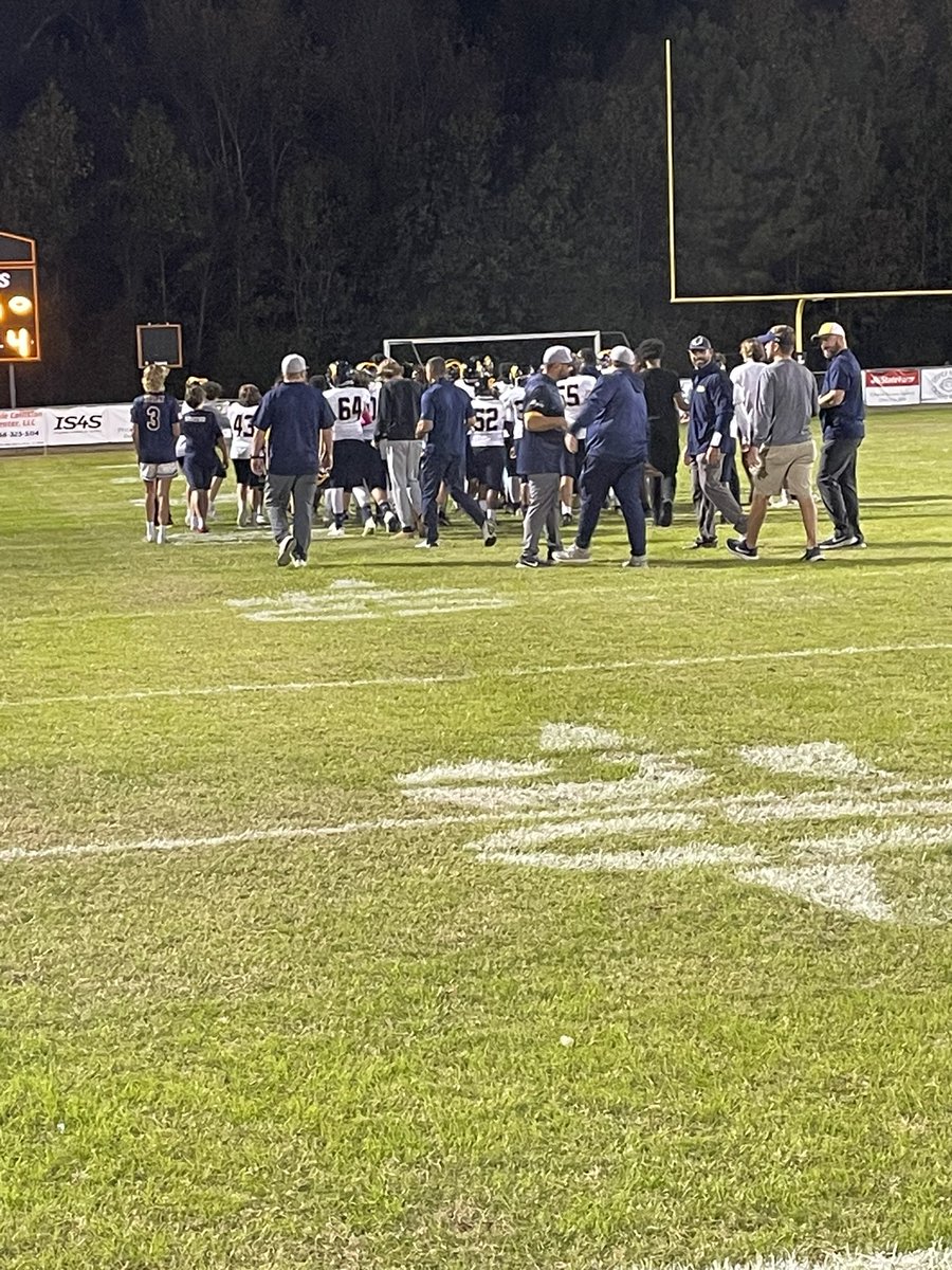 MPatterson_11's tweet photo. Congrats @BMSFootball0 7th Grade for winning the Madison County Championship by defeating Liberty 26-6. They finish the season (7-1). #RackCity #WINchesterRd https://t.co/KudmwGpKzK