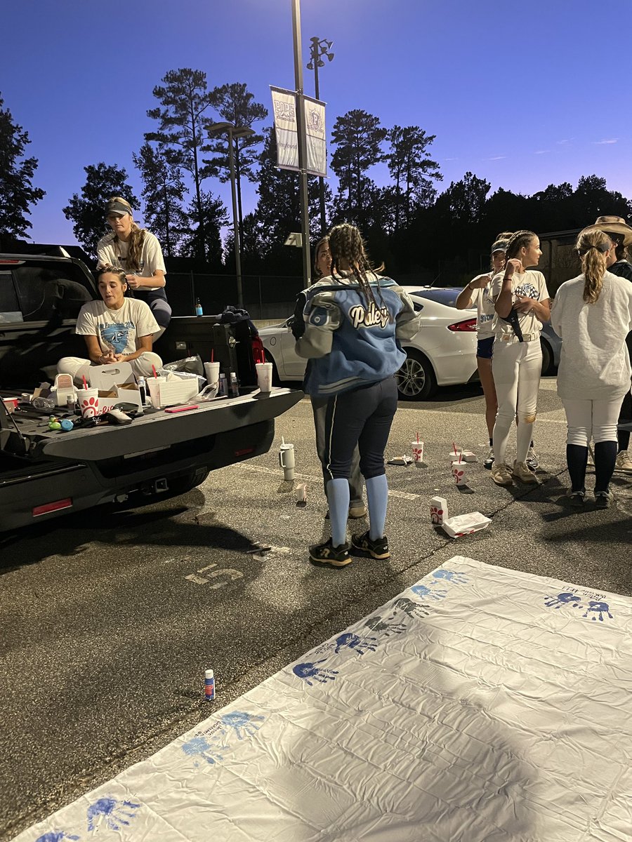 PopeFastpitch's tweet photo. This is #PFP

One more sleep before we get to take the field … the important preparations (hair braiding and bunker mode) are taking place!

We will see you tomorrow in Columbus!

#PFPFamily #PursuitInColumbus https://t.co/VRl3WPXx8a