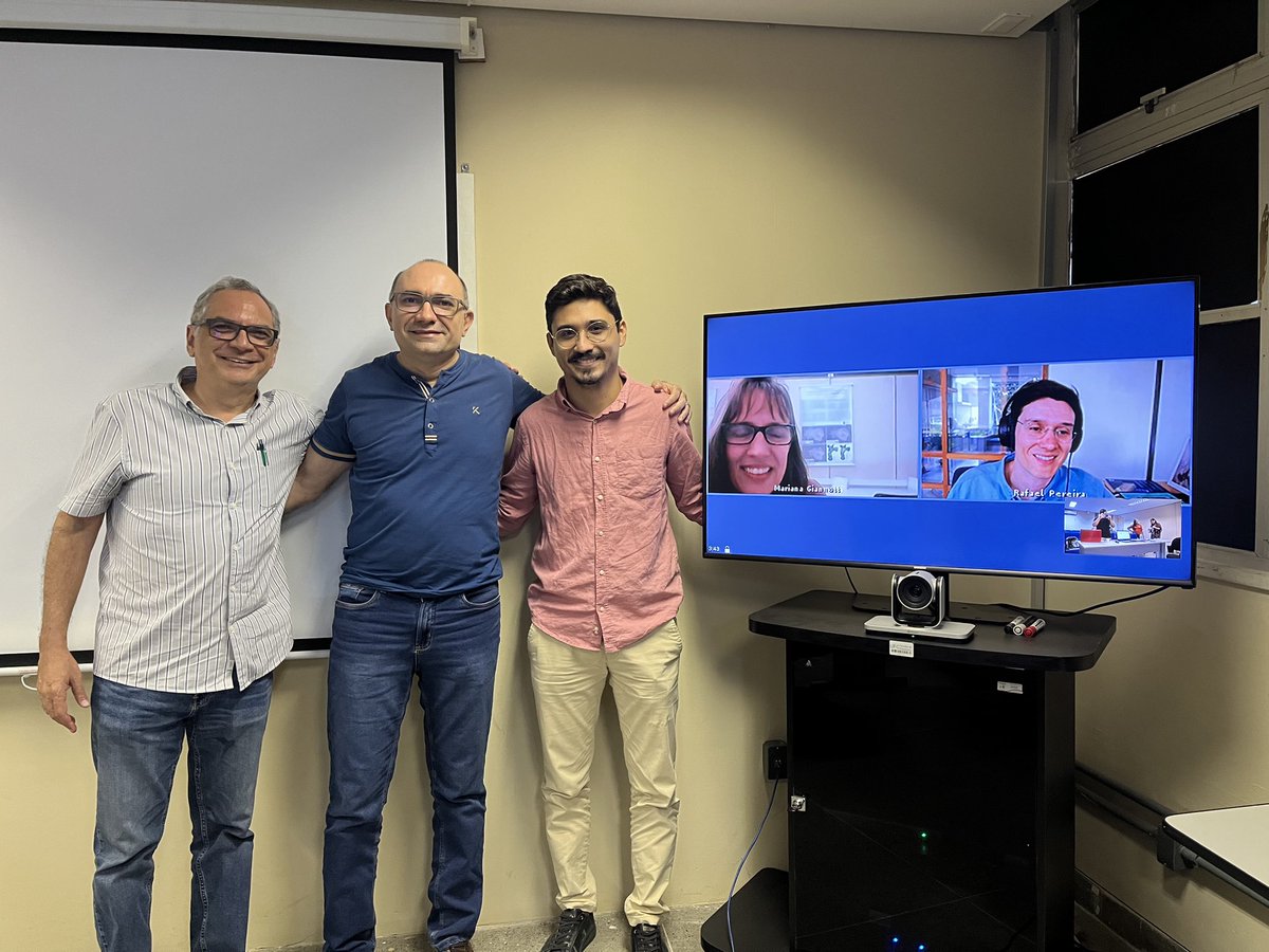 _jaolucs's tweet photo. Dia muito especial e emocionante, defesa da minha dissertação de mestrado. 🥹 muito obrigado a profa Mariana Giannotti e ao prof. Felipe Loureiro pelas contribuições. E meu muuuito obrigado aos orientadores prof. Moraes e Rafael Pereira. https://t.co/7t2e5qFJJn