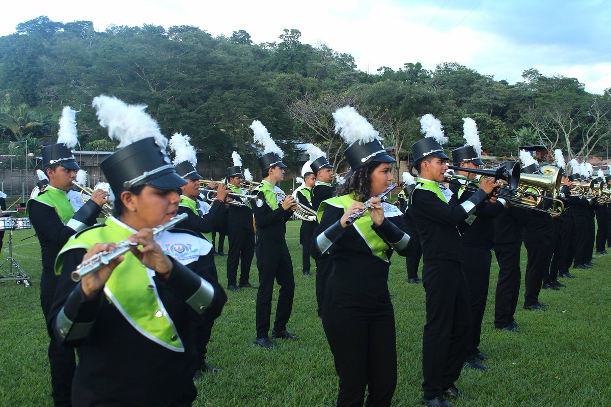 alesandheer's tweet image. Banda El Salvador Grande Como Su Gente #tejutepeque #cabañas #Photpgraphy