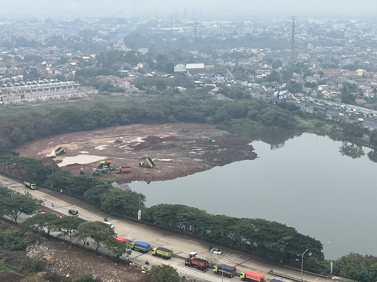 Tanya dong, Danau ini ditimbun tanah untuk kepentingan apa &amp; siapa ya?
<a href="/KemenLHK/">Min Env & Forestry</a> <a href="/Kota_Tangerang/">KOTA TANGERANG</a> <a href="/tanyakanrl/">Tanyarl 💚</a>