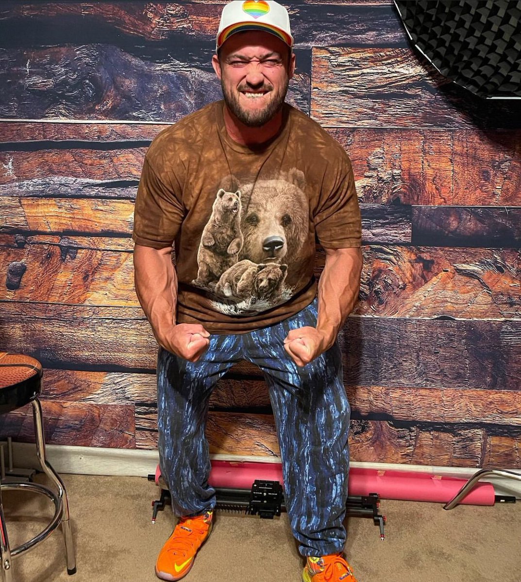 Call me man bear 🐻 happy week ahead folks