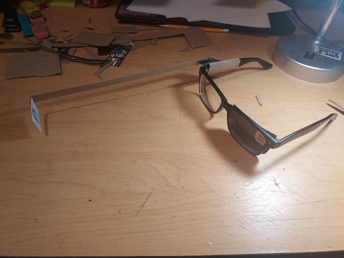 TylerPh32098952's tweet photo. @LilowLeeLani Proof of concept. With both eyes open it still apears blurry BUT if you close your opposite eye (in picture it will be my left eye) it will appear as part of the screen so wear an eyepatch when doing this lmao https://t.co/Y0JNbOE2EQ