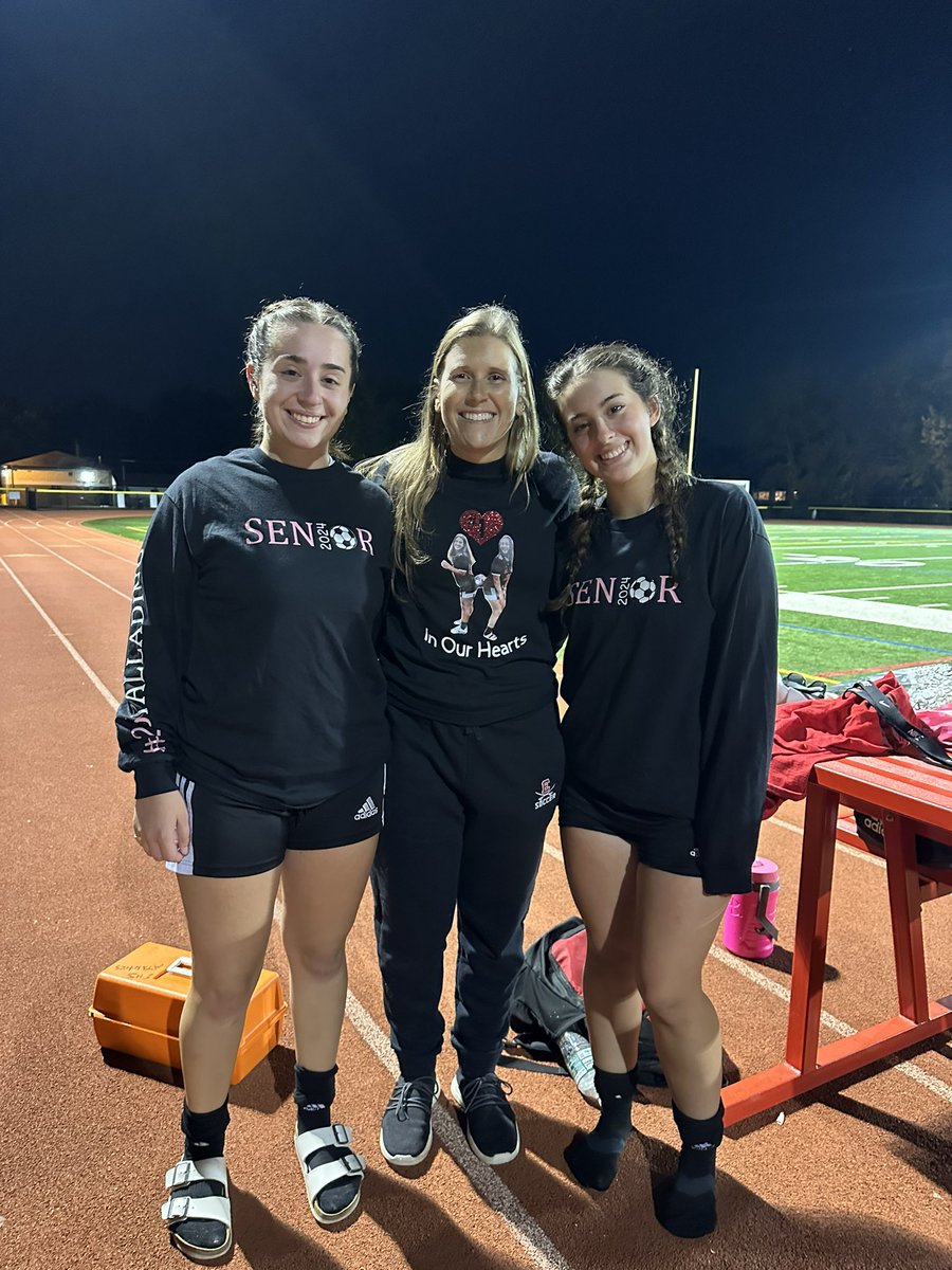 The girls picked up a hard-fought win under the lights on senior night! Great victory over Midland Park 3-1 with goals from Mia (2) and Malu and assist from Kayla Elek! It was a great night celebrating our fantastic seniors!