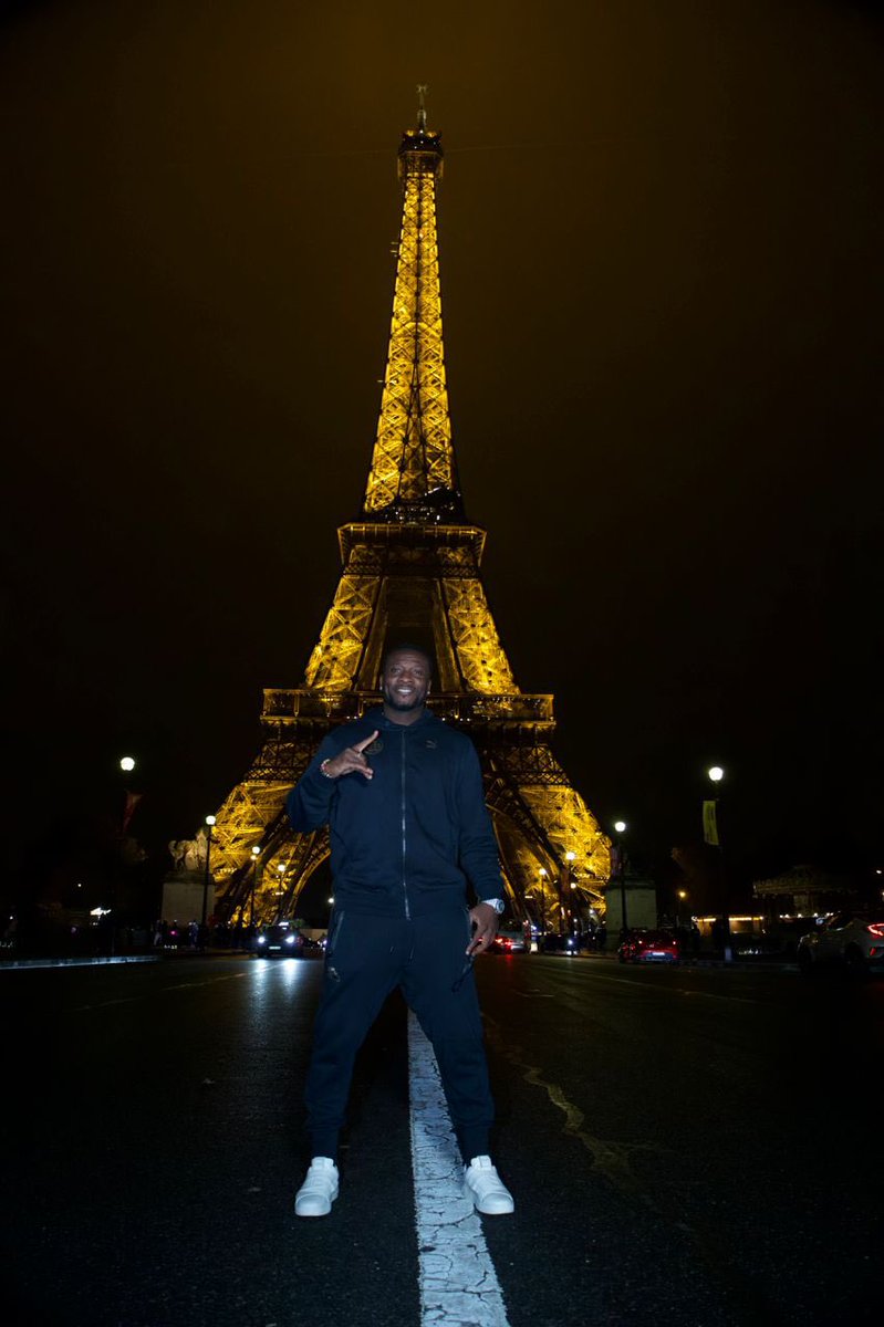 AsamoahG3_Fans's tweet photo. Leadership is EARNED , not GIVEN.
Earn it every day and STAND like a King 👑. 
This man right there, Asamoah Gyan, PARIS by NIGHT 🫶🏽❤️🔥💯 #Ghana to the world of #Paris https://t.co/LXyCd4mzmP
