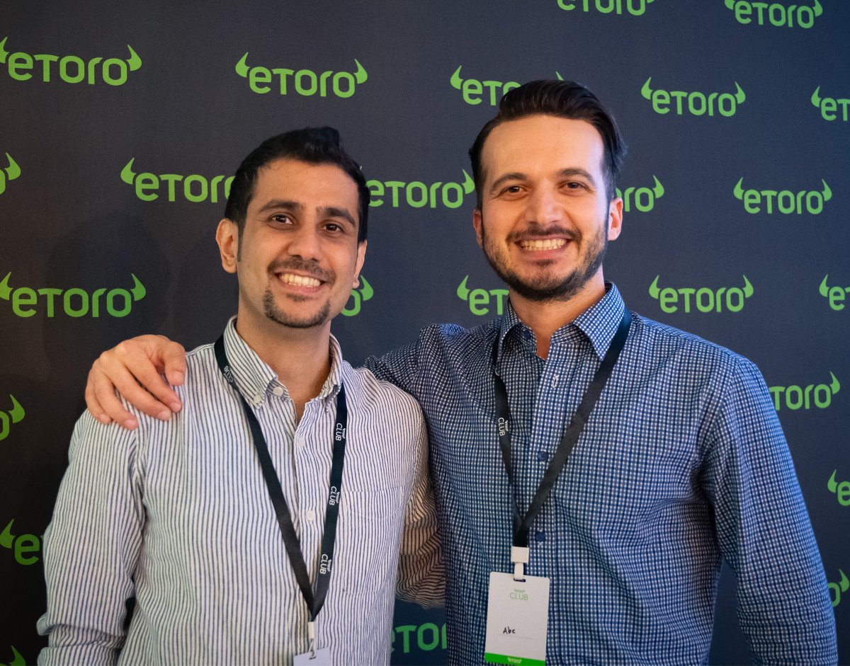 eToroAU's tweet photo. Great people and an AMAZING night with our #eToroClub clients in Perth! 📊🍸 

Our market analyst @JoshGilbert_ provided the entertainment for the night with an open market discussion. 

We topped it off with tasty cocktails and delicious food.

It was a blast! 💚 #eToroevent https://t.co/LyHJL7TRms