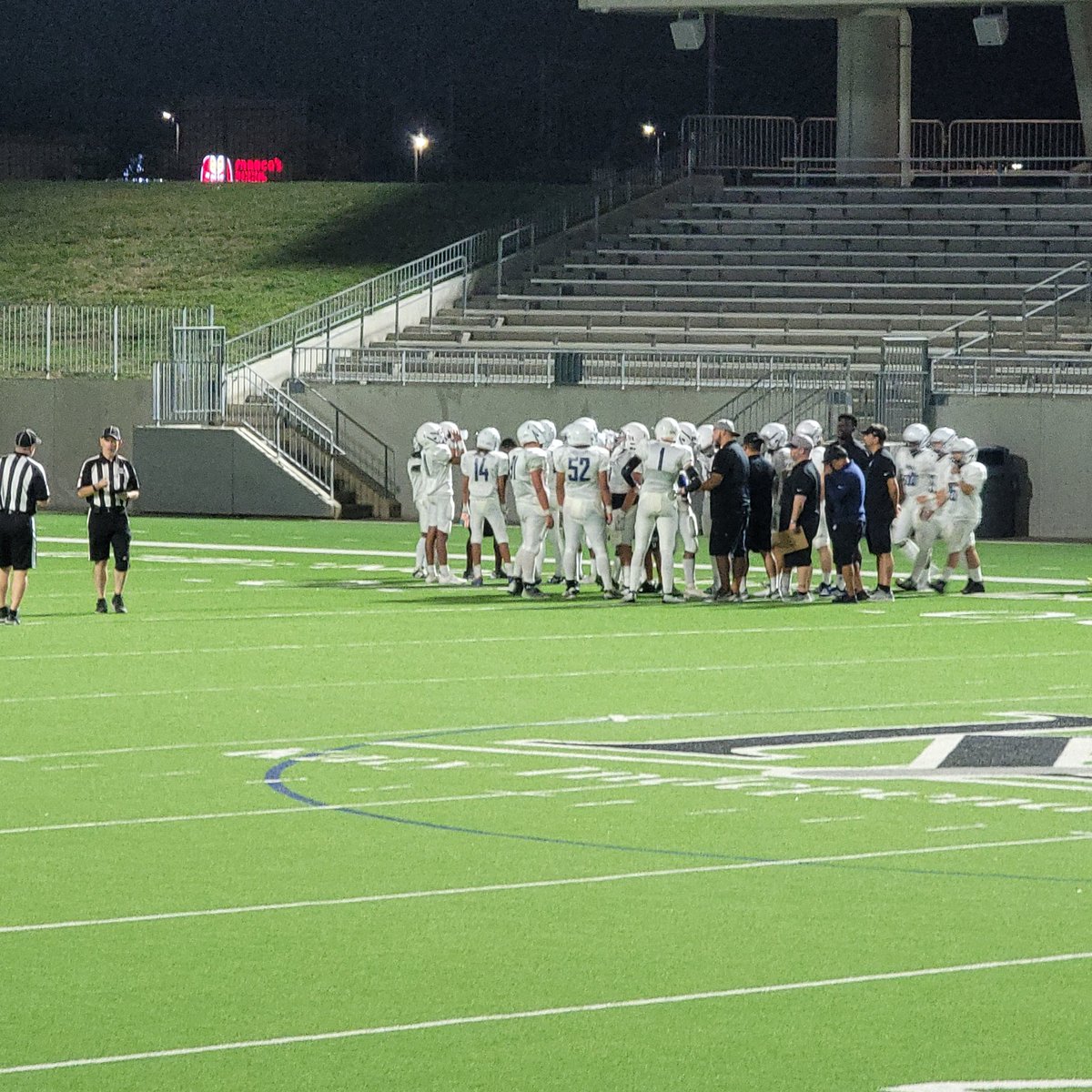 provost_liz's tweet image. Cheering on our 8A  Huskies Football team for the Championship!!! #WeAreHaskett #HuskyFootball  #GOOOOHUSKIES!!!!!