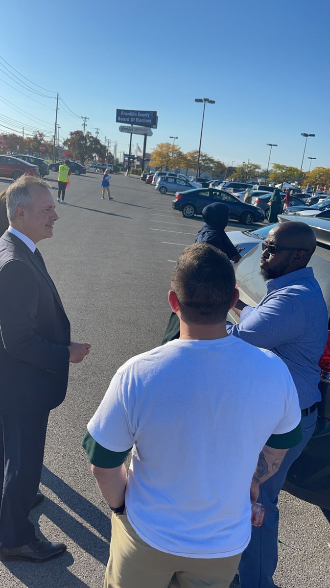 jeyte4us's tweet photo. At the early voting center, State Treasurer Robert Sprague, Franklin County Chairwoman Meredith Freedhoff, and Andrew Havas. With a shared commitment to democracy and civic engagement, they engaged in conversations with voters. https://t.co/7aAPVDimDa
