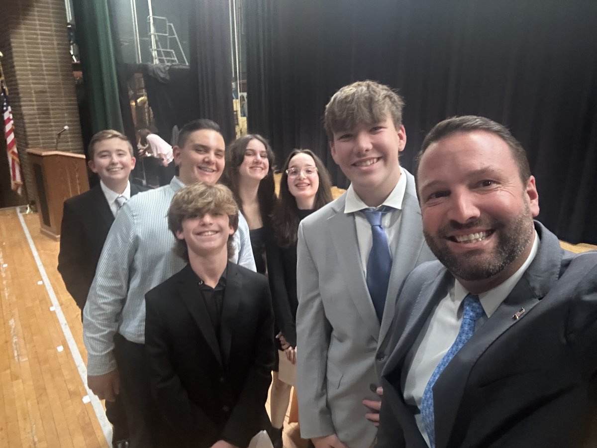 CommackSchools's tweet photo. Tonight was the National Junior Honor Society Induction Ceremony at CMS - one of the highest honors that can be awarded to a middle school student! Congratulations! #Leadership #Scholarship #Citizenship #Service #Character @NJHS #CommackMiddleSchool #CommackSchools https://t.co/P2biVBVqck