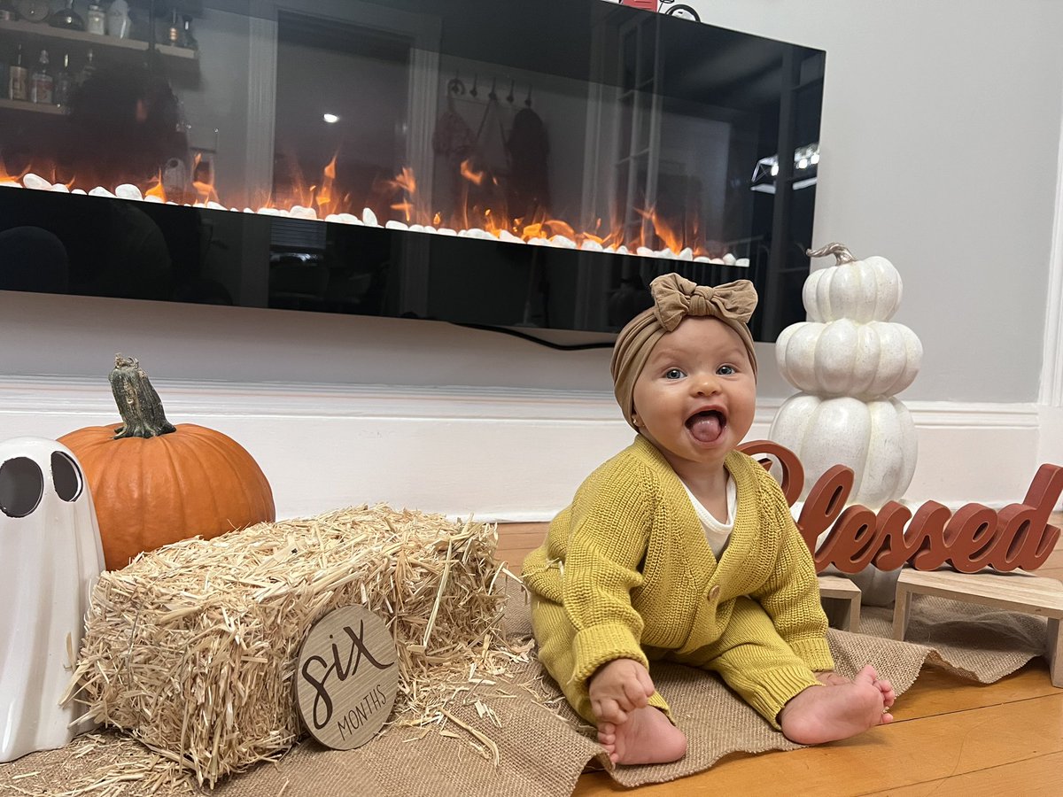 karynaaa_'s tweet photo. My perfect SIX month old 🤍 https://t.co/Jnp42cQrR1