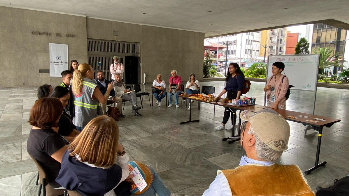 maestriainv's tweet photo. La semana pasada fue la semana por la paz en Medellín,agradecimiento a organizaciones y comunidades al @Banrepcultural Med. @UdeA, @unalmed @maestriainv @udistrital y @UniJaveriana cooperantes en las actividades donde la la Paz y el arte tuvieron la palabra. Somos @FCEdistrital https://t.co/jtXaVztPvX
