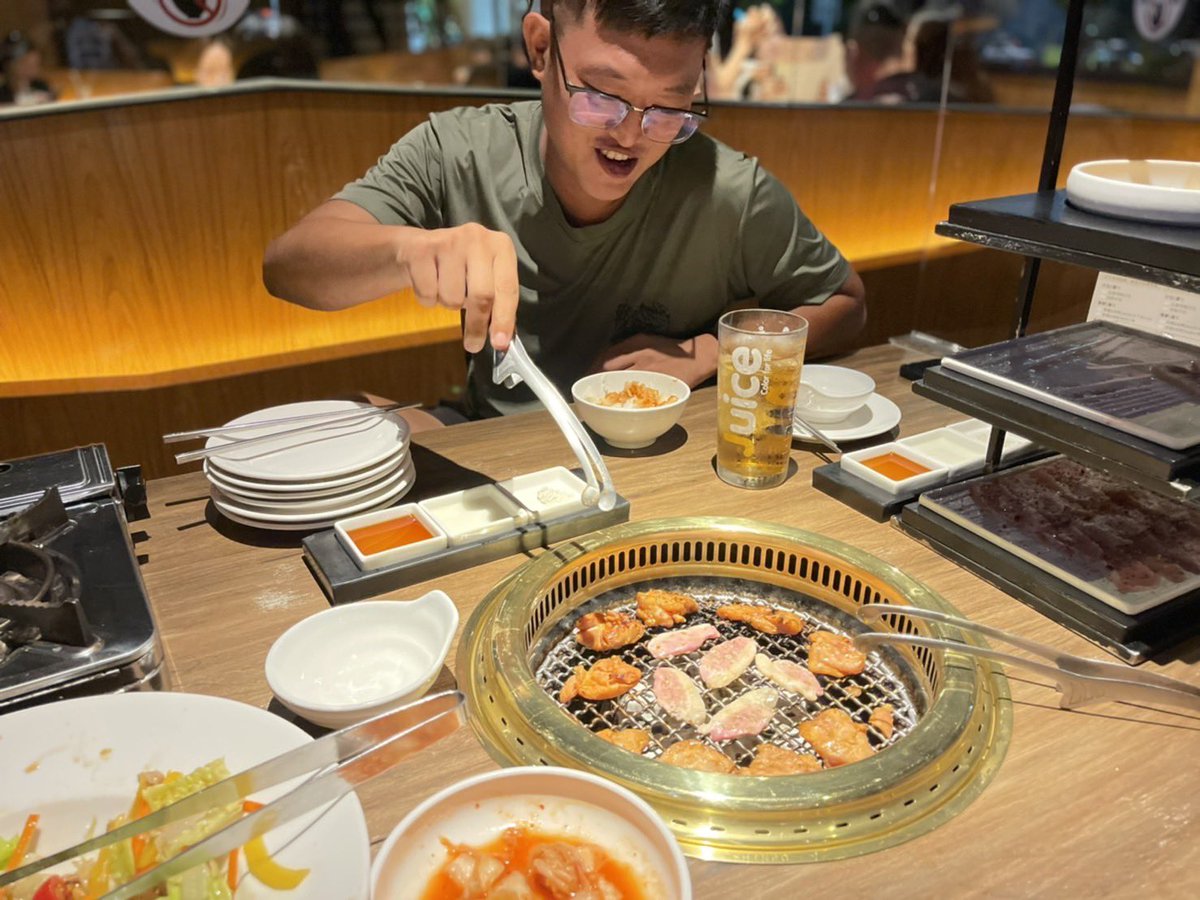 Angus_1995's tweet photo. 放假了很無聊，有美女要約會嗎？
有車接送，我人在高雄，現南部的美女們！ https://t.co/M9Gs1q9fVv