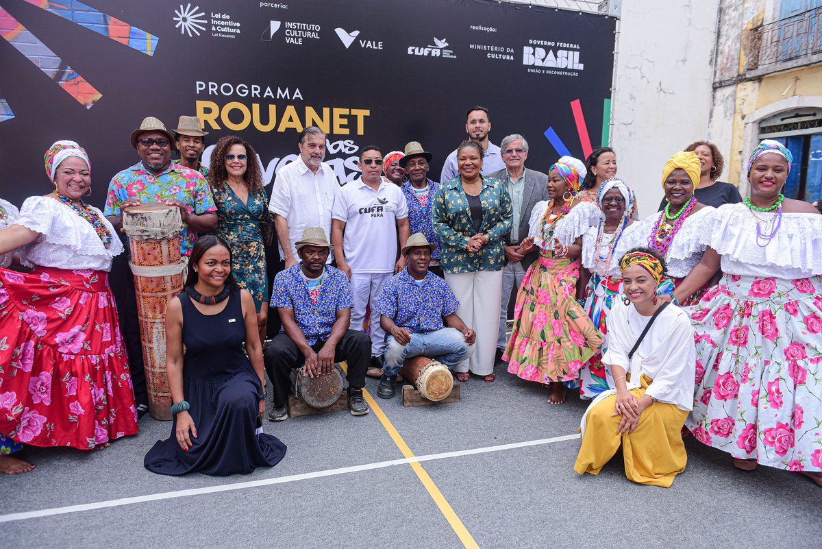 carlosbrandaoma's tweet photo. Nossa equipe de governo participou do lançamento do programa Rouanet nas Favelas, em São Luís, onde a ministra @MagaAfroPop anunciou o investimento de mais de R$ 5 milhões em projetos culturais desenvolvidos nas periferias urbanas de todo o país. https://t.co/QStCV1bMqD