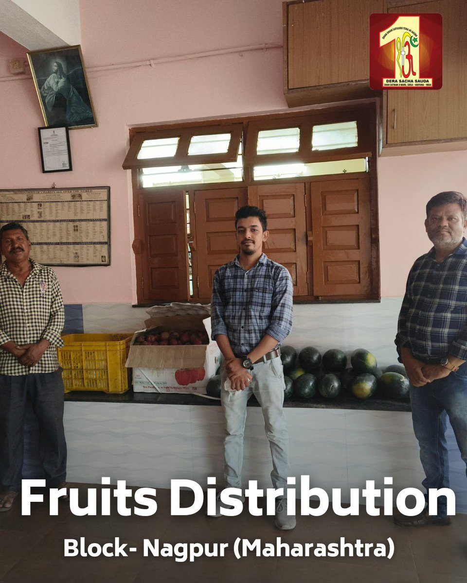 DSSNewsUpdates's tweet photo. Dera Sacha Sauda volunteers brightening up the day at the orphanage home with fresh fruit kits. Their thoughtful gesture brings smiles and good health to the elders. #oldagehome #ElderlyCare #DeraSachaSauda https://t.co/E7cZwXJ3Lp