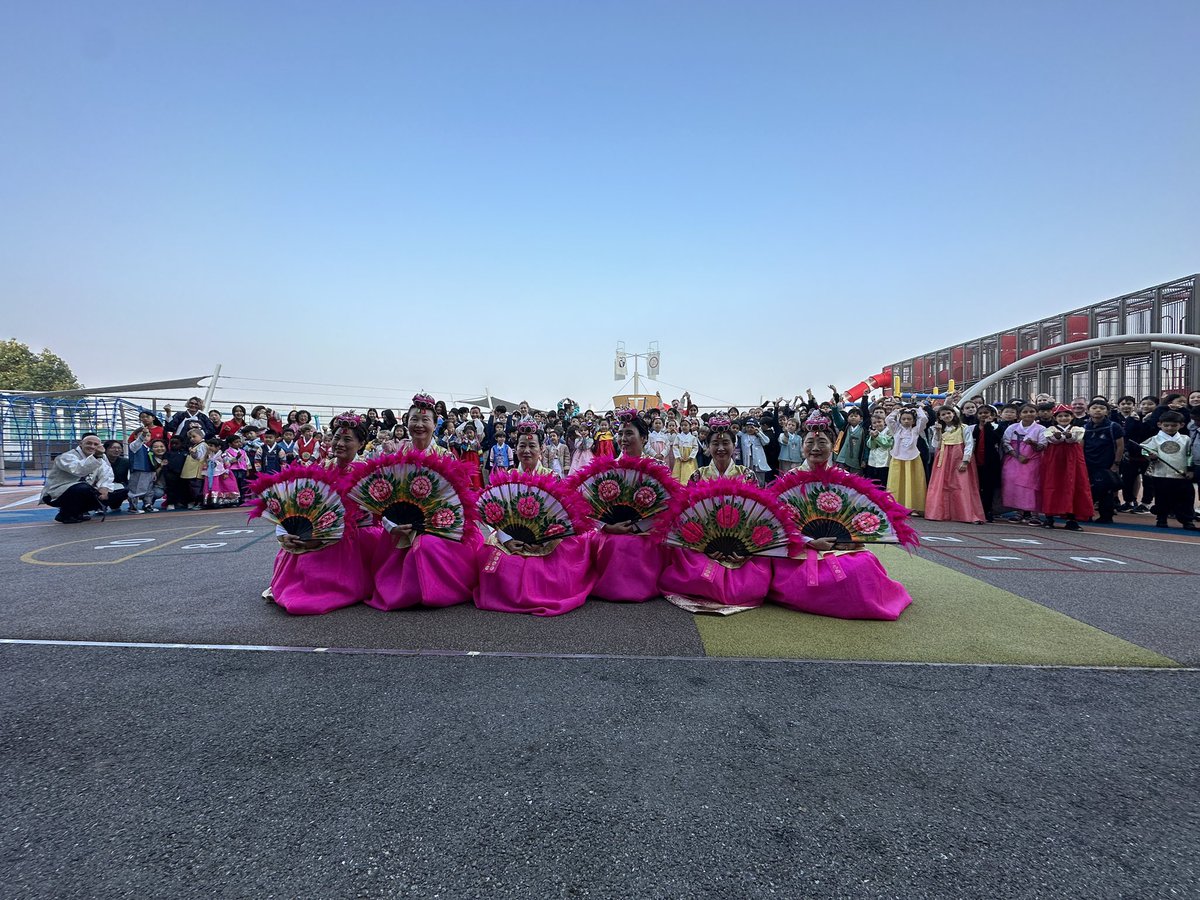 Seoul Foreign British School tweet media