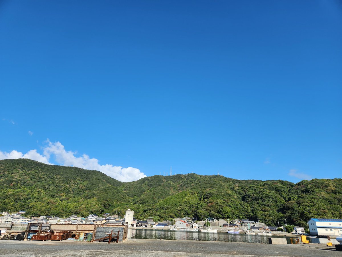 10/25 水曜日　先勝
おはようございます☀️😃❗
リクエストの日‼️

その人の前にでると、絶対にウソが言えない
そういう人を持つといい。

うんうん✨
そうゆう人がいいね～⤴️👍️