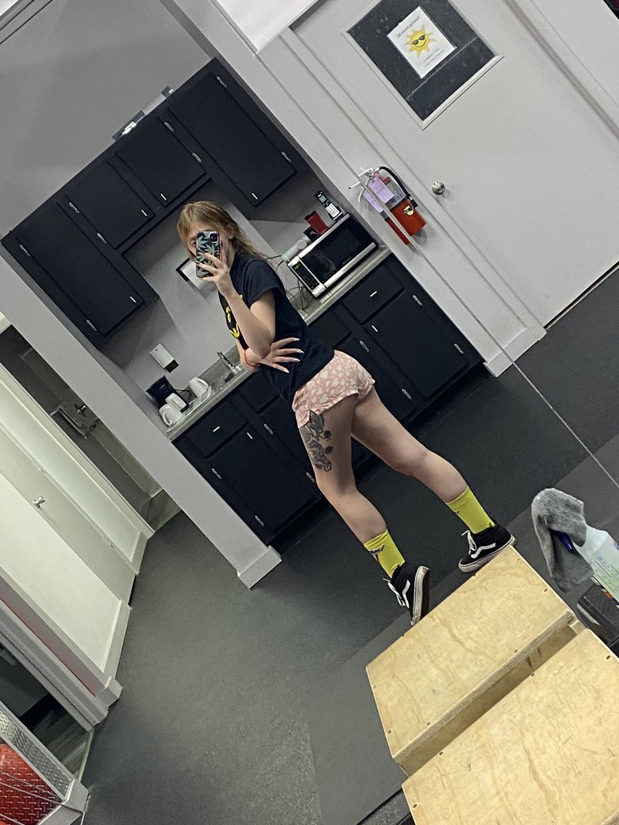 mmiller2k23's tweet photo. At 2:30 I’ll be in two different positions on my page waiting for you to watch this ass 🍑 bounce on some D 😼
#ContentCreator #onlyfanspromo #onlyfansgirl #girlwithagyatt #onlyfansgirl #onlyfansmodel https://t.co/uWchQkVlI6