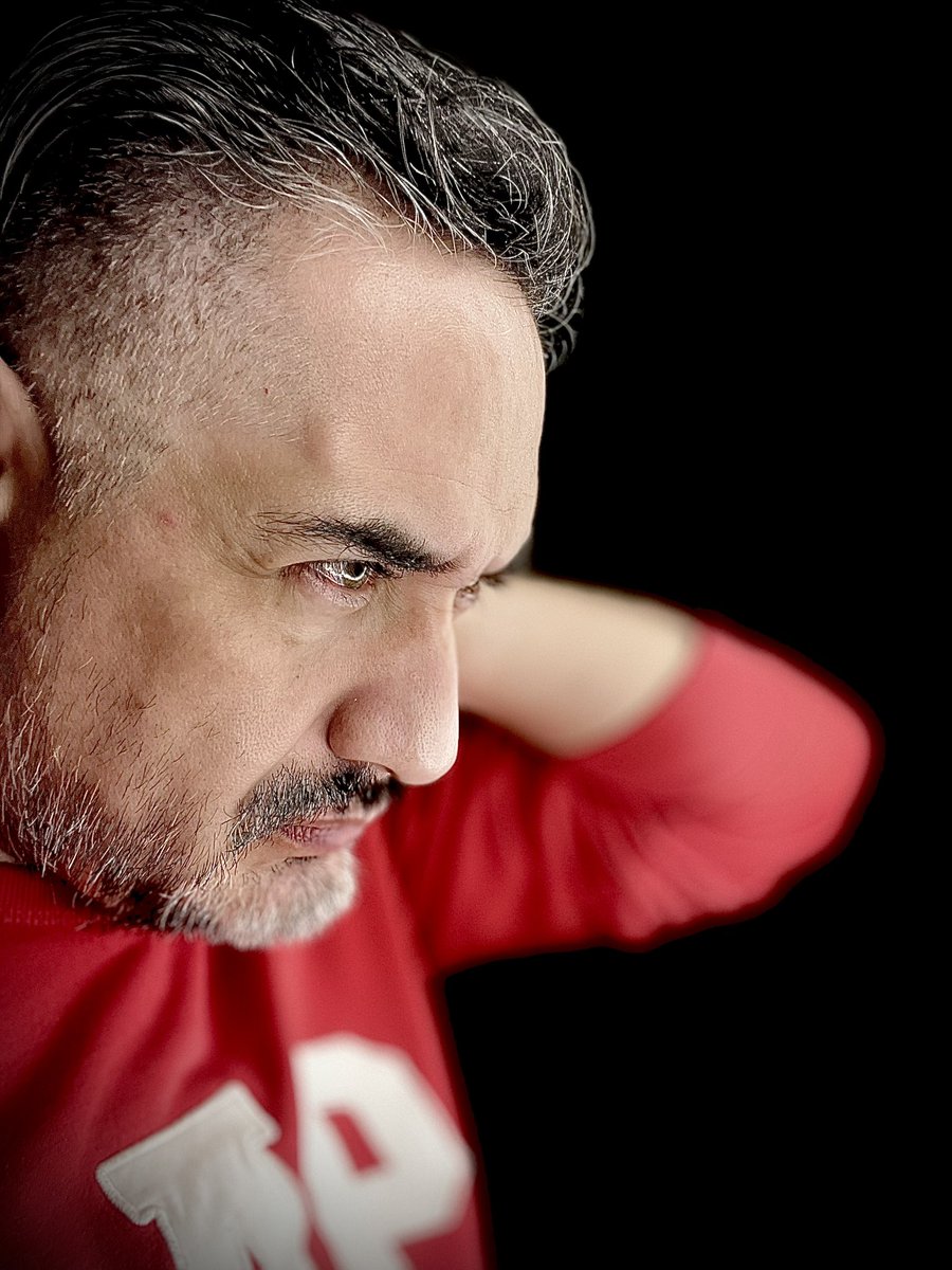 carlospulido_mx's tweet photo. Octubre 24, 2023. #yo #me #selfie #greeneyes #49yo #grayhair #anxiety #depression #beard #MentalHealthMatters https://t.co/LmZa9SR1Bu