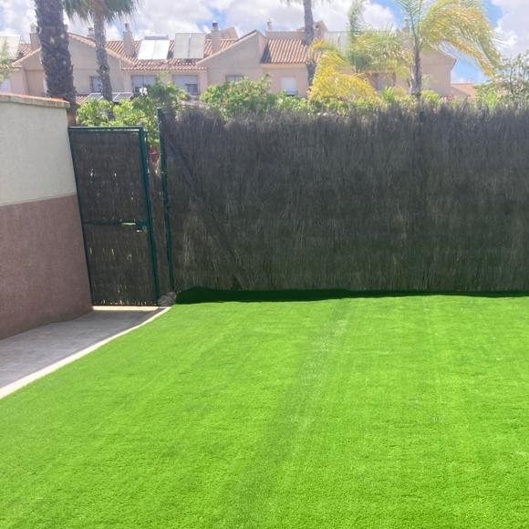 cespediag's tweet photo. Instalación de césped artificial en el jardín con el modelo CALIFORNIA30.💚

#sinmantenimiento lo único que tienes que hacer es #disfrutardelcésped

#céspedartificialiag #céspedartificial #cambioespectacular #césped #garden #instalación #decoraciónexterior #jardín #decoratuhogar https://t.co/qCWS3Y9g0g