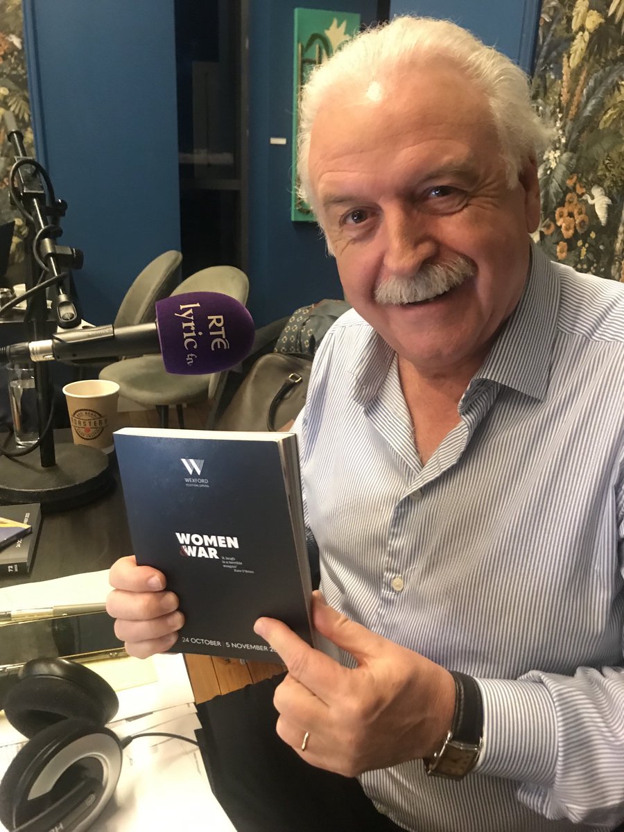 martylyricfm's tweet photo. We are on air live from ⁦@wexfordopera⁩ ⁦@RTElyricfm⁩ 🙂 https://t.co/KiXgVQHMGb