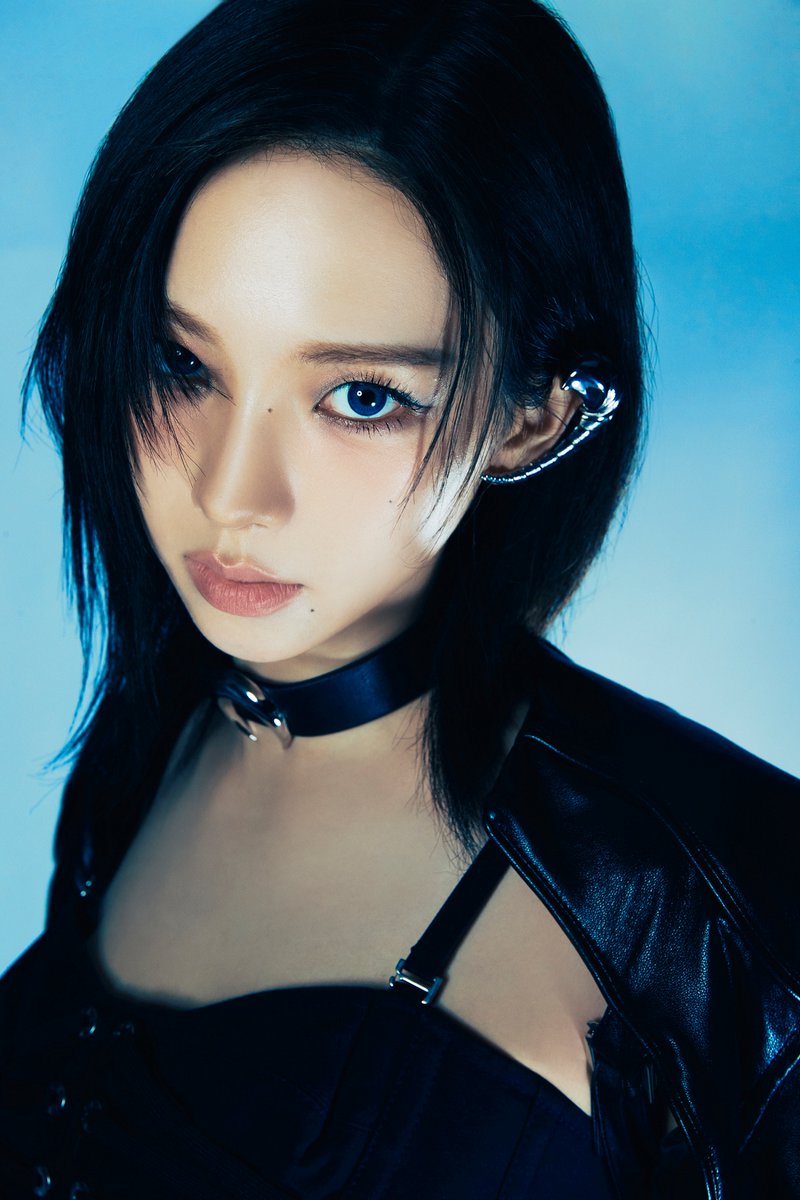 aespa_official's tweet photo. 에스파 새 미니앨범 수록곡 ‘You’, 애틋한 진심 담은 팬송!
카리나, 독보적 아우라 빛난 티저로 시선 집중!

https://t.co/pbpOnQ2r5M

#aespa #æspa #에스파 
#KARINA #카리나
#Drama #aespaDrama https://t.co/q6utJHUHik