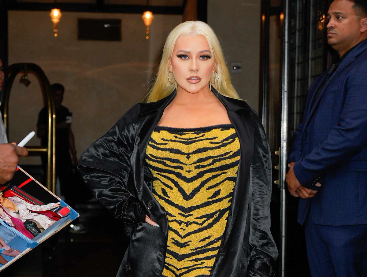 lebontempkid's tweet photo. The Icon / The fan
#21yearsofstripped #xtina https://t.co/cqRA0YvxKv