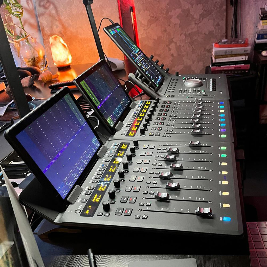 AvidProTools's tweet photo. 🎚️ 2x Avid S1 + Avid Dock
📷 https://t.co/6Tw3tUPJRb
▶️ https://t.co/LNIgmkN0JV
#mixingsession #walksoundstudio #anthonyrodriguez #musicproduction #musiclife #avids1 #aviddock #protools #avid https://t.co/3mxmGURhoB
