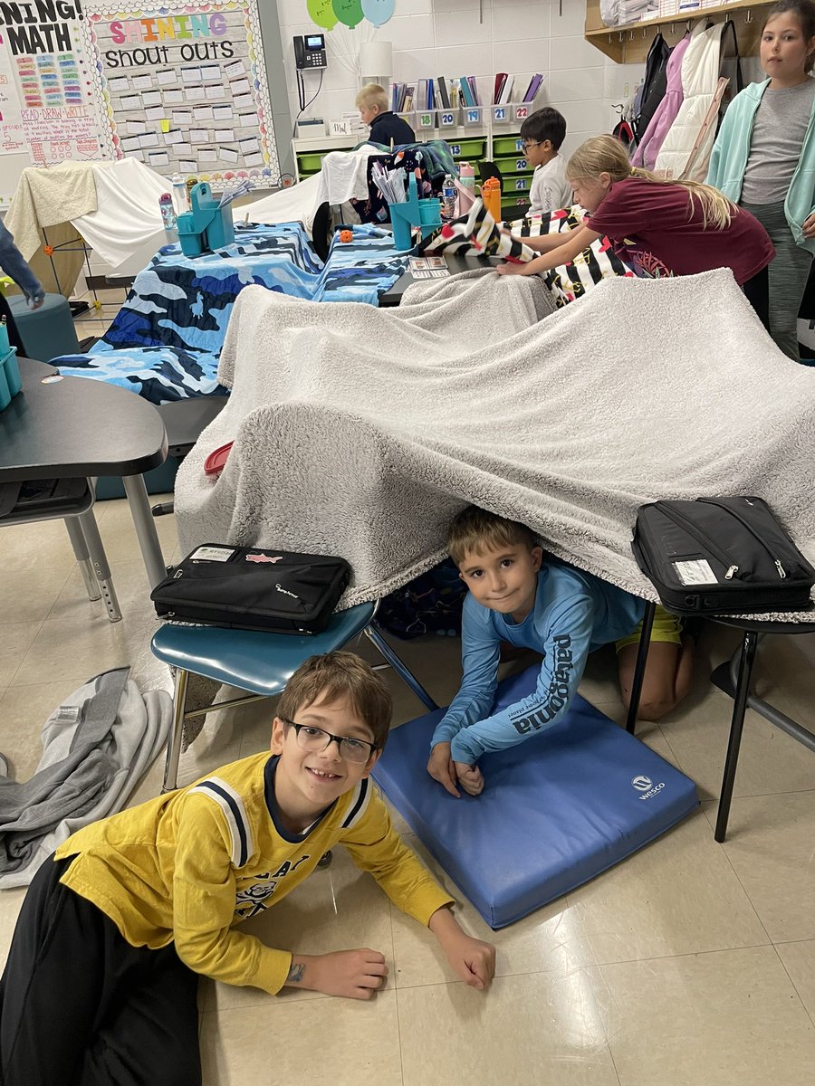 Filled our pom pom jar up for a FORT DAY !!! We had so much fun using teamwork to build forts to continue our learning in throughout the day ⛺️🥳 #iginspires #RTSD26LifeReady