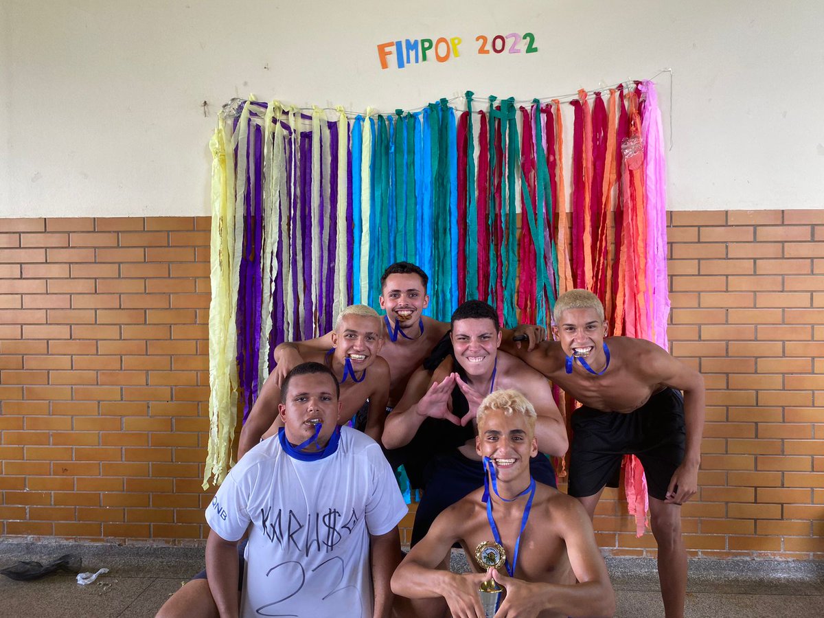 Botafofo_fc's tweet photo. @ValentoesFC Vai entender pq o troféu e a medalha esta aqui em casa e no insta do grêmio tmb, acho que eles tem que ir no psicólogo  ver isso ai pq não é normal não. https://t.co/njEzFKidxq