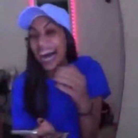 noahnailo's tweet photo. parabéns Nicki Minaj ao mesmo tempo que vc consegue ser a maior rapper do mundo vc supera até as rappers alternativas em DESORGANIZAÇÃO 

não sabe planejar uma era, não sabe ter compromisso e não sabe divulgar absolutamente nada. a equipe? foi embora no tpp. tchau! https://t.co/9dNmQhlR1g