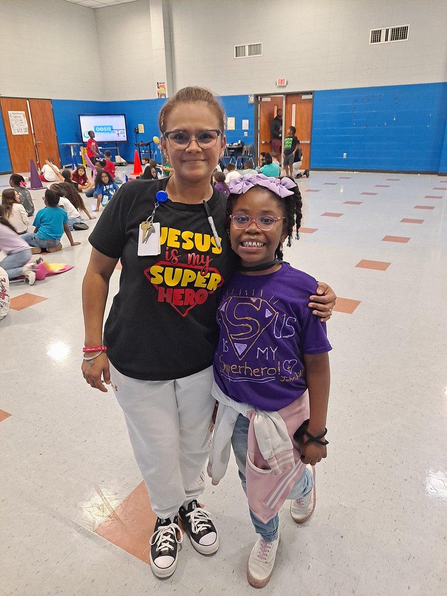 JazzCortesBarba's tweet photo. Red Ribbon Week, Day #2 @JonesES_AISD
As I always say to my own kids,
"Our Superhero gives us the strength to Say No To Drugs!"
π₯°πThis beautiful princess was so happy that we have the same favorite Superheroe! π₯°πππΌπ
#Blessed #HEisOurSuperheroe #HeNeverFails #John3_16 https://t.co/BFpb0AlreT