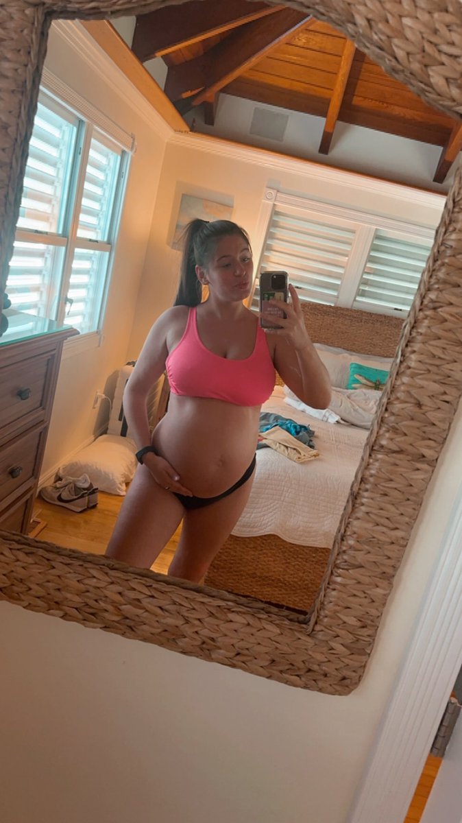 gracieburrelll's tweet photo. Florida Keys you were good to us. Ready to get home and get ready for this baby🩷🫣 https://t.co/lLLAq6P1xP