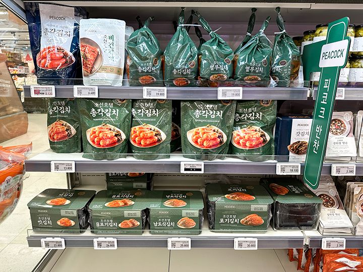 konest's tweet image. 「emart 龍山(ヨンサン)店」
ソウルのターミナル駅の１カ所 #龍山駅 の駅ビル地下にあって便利な #Emart ですよね🛒 #朝鮮ホテルキムチ や韓国海苔、お菓子、ラーメンなど、韓国土産が何でもそろっていて、リピートしている方も多いのでは？
▶️つづきを読む
konest.com/contents/shop_…