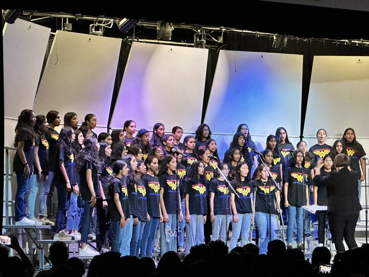 Serenaded by some fabulous middle schoolers tonight! <a href="/hartzellallison/">Allison Hartzell</a> they sounded great! They have worked so hard and it shows! <a href="/CMSWestWrangler/">Coppell Middle School West</a> <a href="/westchoirfam/">#westchoirfam</a>