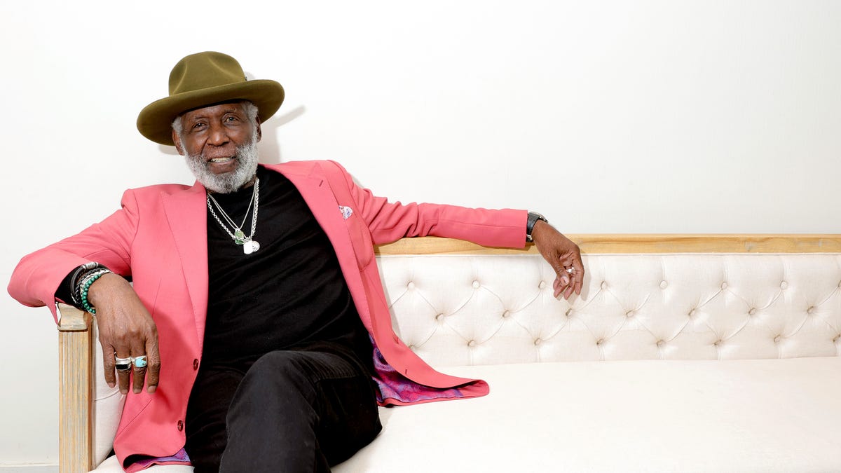 TheAVClub's tweet photo. R.I.P. Richard Roundtree, the eternally cool star of Shaft https://t.co/f2fA9eBBUf https://t.co/KOlIngRV9x