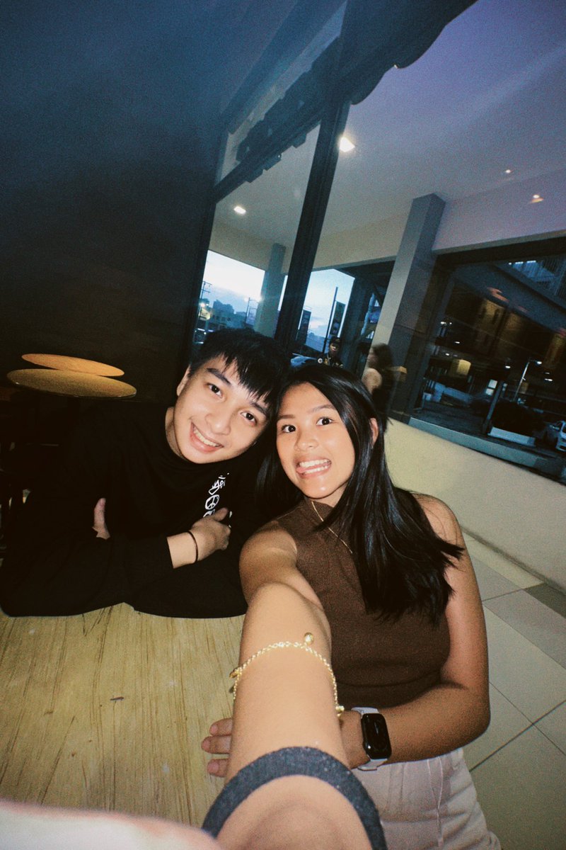 ItsCheskaD's tweet photo. Happy 6th Anniversary, mahboo @SiyJherome   Iloveyoüüü!!!! 🤍✨🥺 https://t.co/UMRoDoCJup