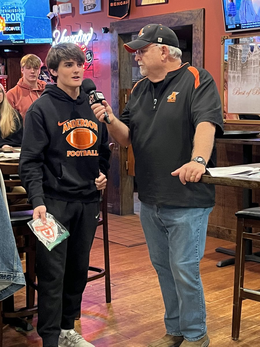 AHS_TDClub's tweet photo. ⭐️Congrats to week 🔟 JV and Freshmen @_AHS_Football players of the week:
🏈JV O: @McclanahanAiden
💪🏼JV D: @jamesschnur1
🏈Freshman: @TeganJallick
🎙️Recognized tonight at the final @usbnsports broadcast of #RaptorRecap for this season.
#WorkWins https://t.co/aRgI0IPDU3