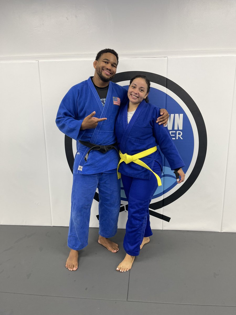 Julie07317364's tweet photo. Yes 💛Yellow on Judo🔥 Colton Brown 🙏 thanks the best https://t.co/IirZDJx277