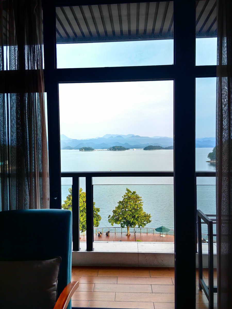 #千岛湖 水好景好空气好，就是睡不好，这么大的湖景房，没人和我一起住。