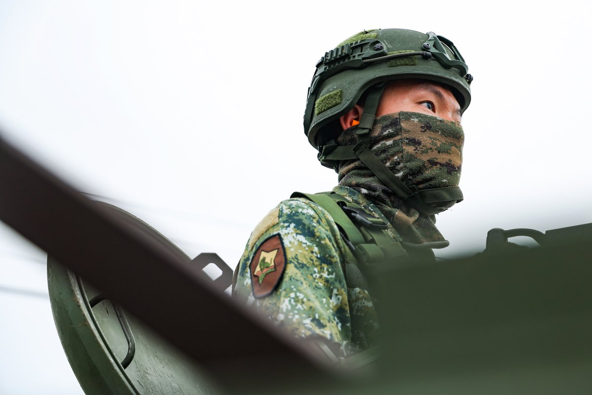 mna_roc's tweet image. 「臺灣光復，自由和平，永誌不忘，團結前行。」

今天是古寧頭戰役紀念日，也是臺灣光復節，國家能夠享有現在的自由民主和平，都是過去大家共同的努力與付出，未來，我們也將守護家園的信念持續發揚，為這片土地投射民主自由與安全和平的光芒。

#ROCArmedForces #ProtectOurCountry #ROC #Taiwan🇹🇼…